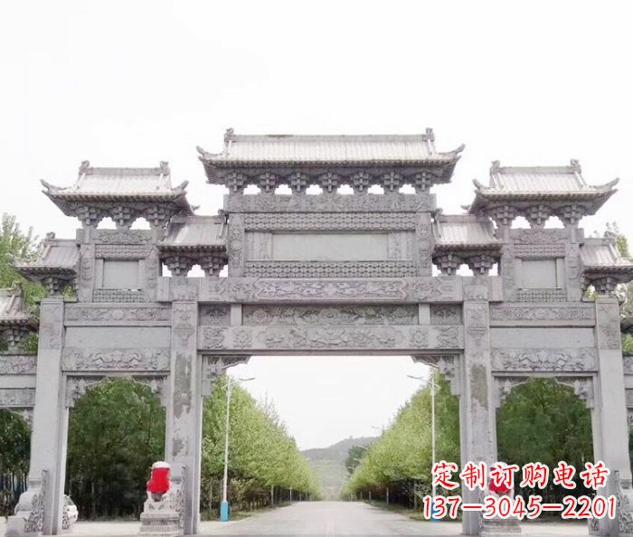南阳三门石雕牌坊,独具特色的地标雕塑