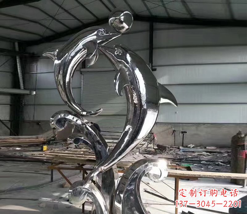 南阳让你的空间被精美的海豚顶球雕塑点缀