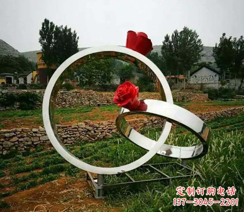 南阳中领雕塑:高贵精致的镜面不锈钢戒指雕塑