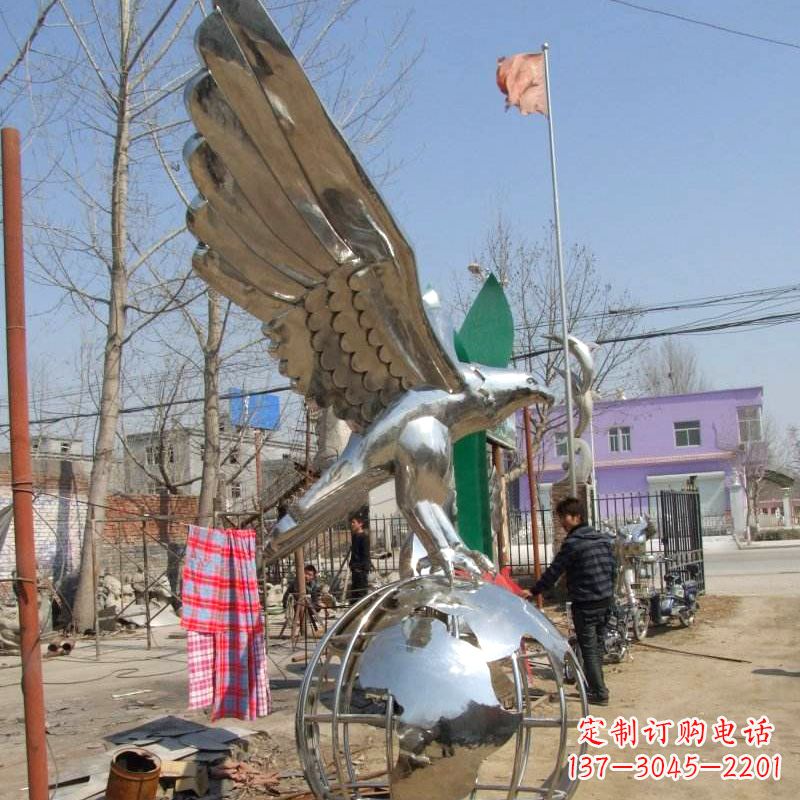 南阳镜面老鹰不锈钢雕塑
