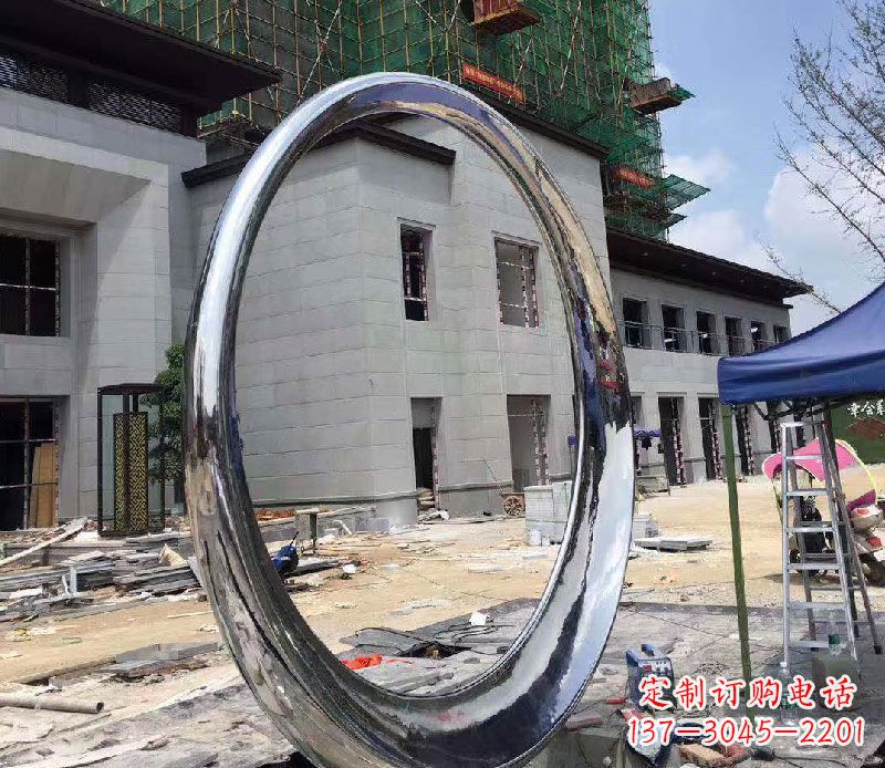 南阳精致典雅的镜面不锈钢圆环雕塑