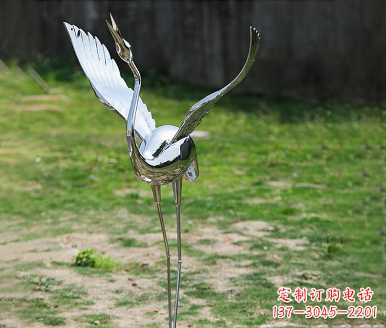 南阳高端定制丹顶鹤展翅不锈钢雕塑