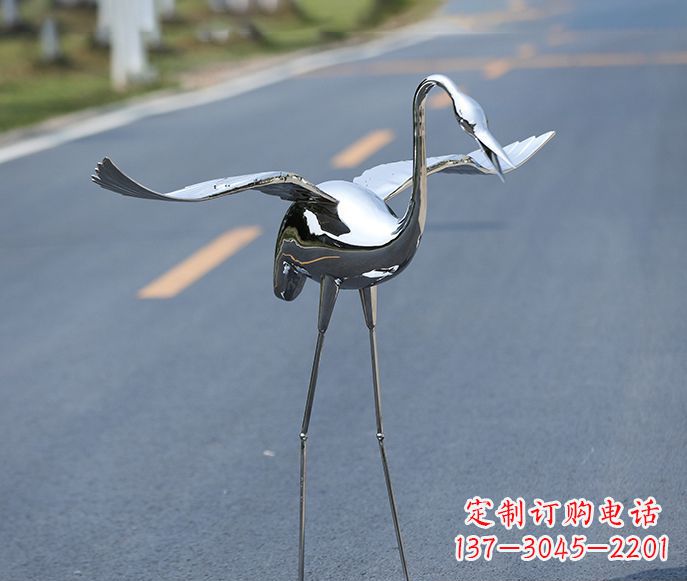 南阳酒店镜面仙鹤展翅不锈钢雕塑