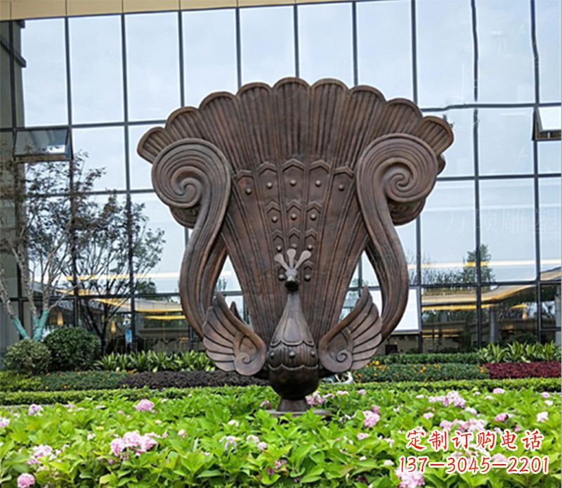 南阳装点家园的精美孔雀雕塑