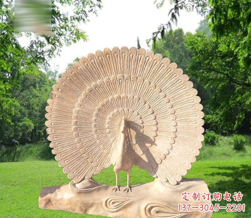 南阳欣赏孔雀美感的石雕公园雕塑
