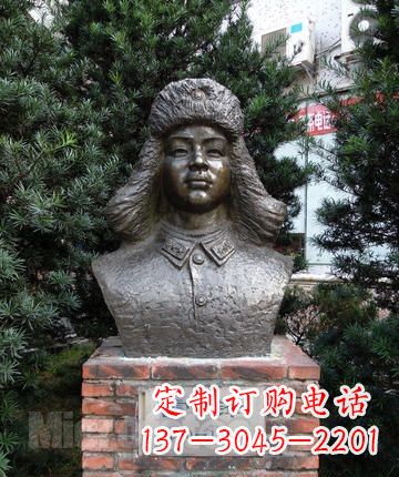 南阳领雕塑:全国首创雷锋青铜胸像