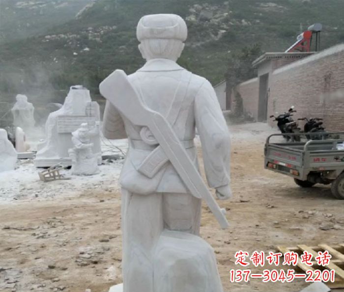 南阳雷锋校园名人石雕 (2)