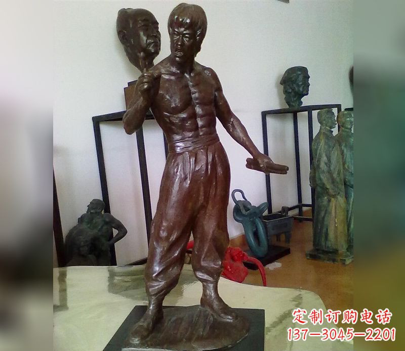 南阳李小龙电影明星铜雕