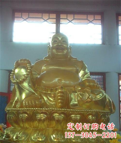 南阳传统工艺制作鎏金弥勒佛像