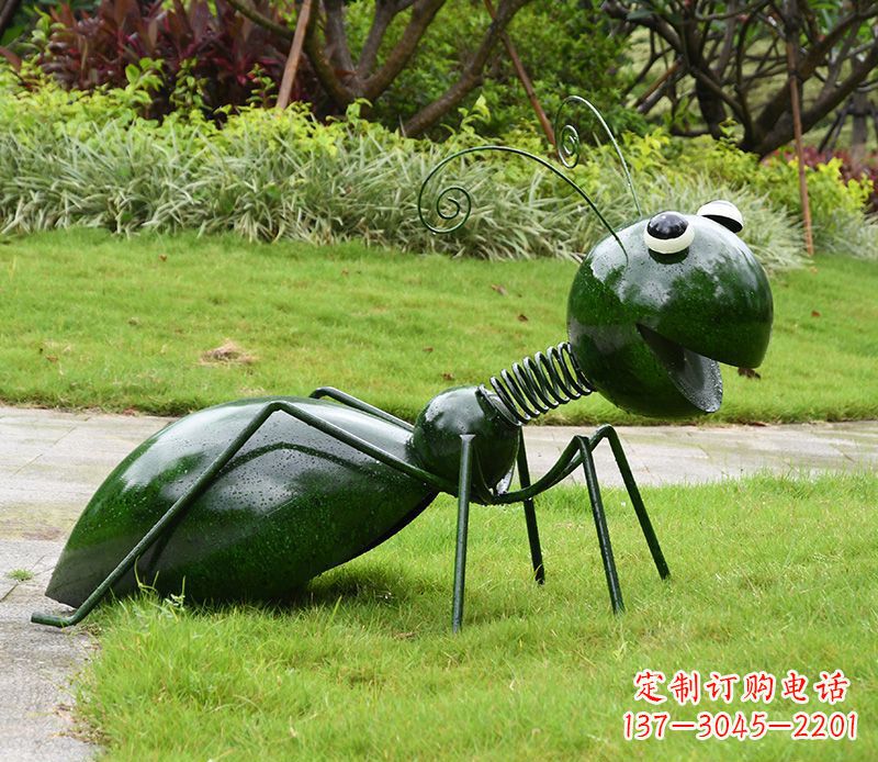 南阳绿色落尾蚂蚁不锈钢摆件雕塑:精致的小动物艺术作品