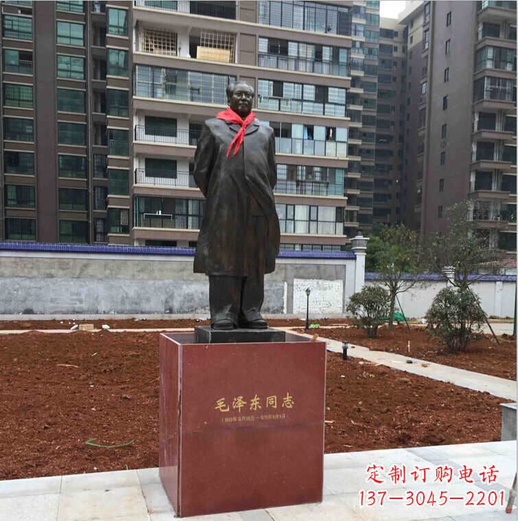 南阳毛主席伟人铜雕,让传承历史文脉!