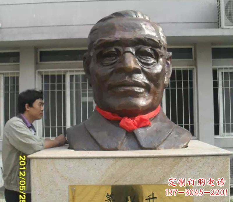 南阳领雕塑:打造精致头像铜雕