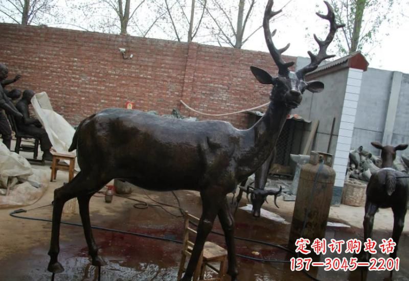 南阳唯美的梅花鹿铜雕,让你的家中添彩更有情调
