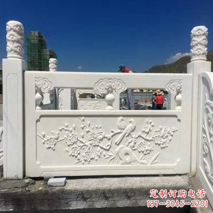 南阳梅花石雕塑栏板——为您的室内外空间带来精美的艺术气息