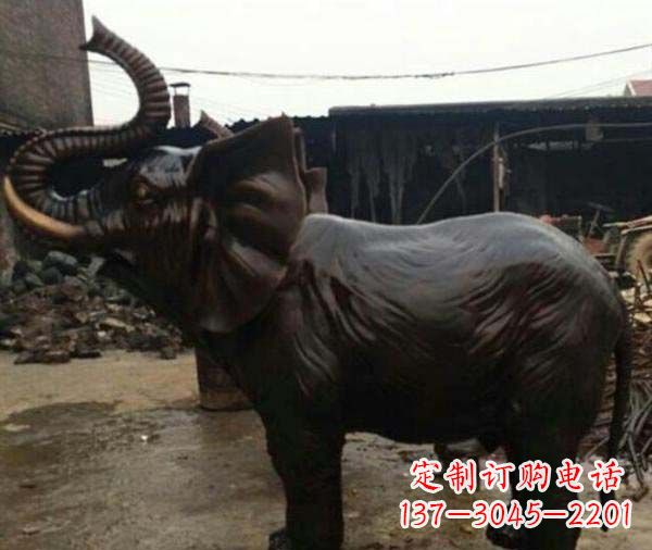 南阳门口大象铜雕