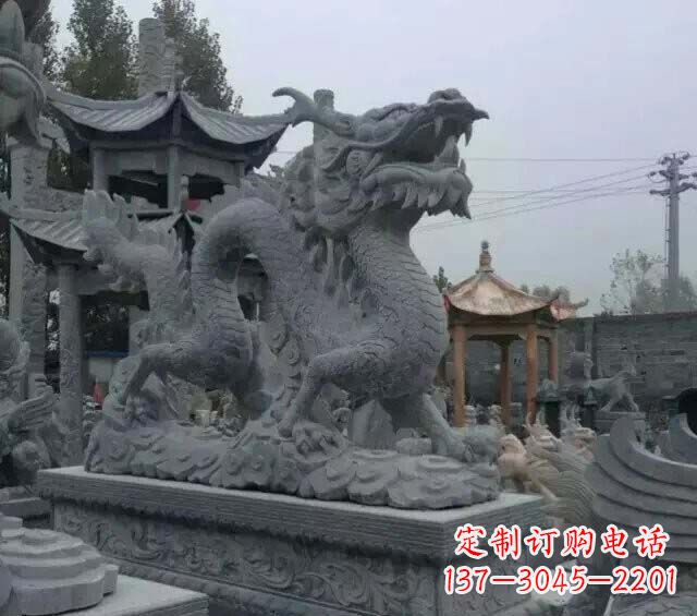 南阳门口青石龙石雕