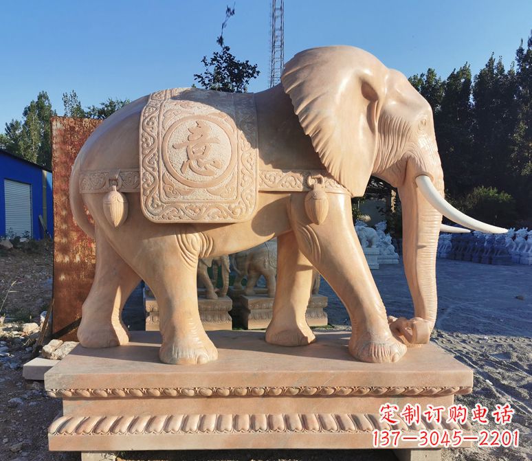 南阳门口石雕大象