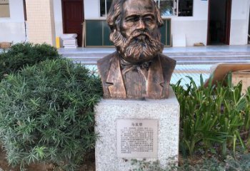 南阳马克思铸铜头像雕塑，记录校园历史精彩