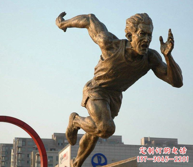 南阳把运动热情融入铜雕-男人雕塑