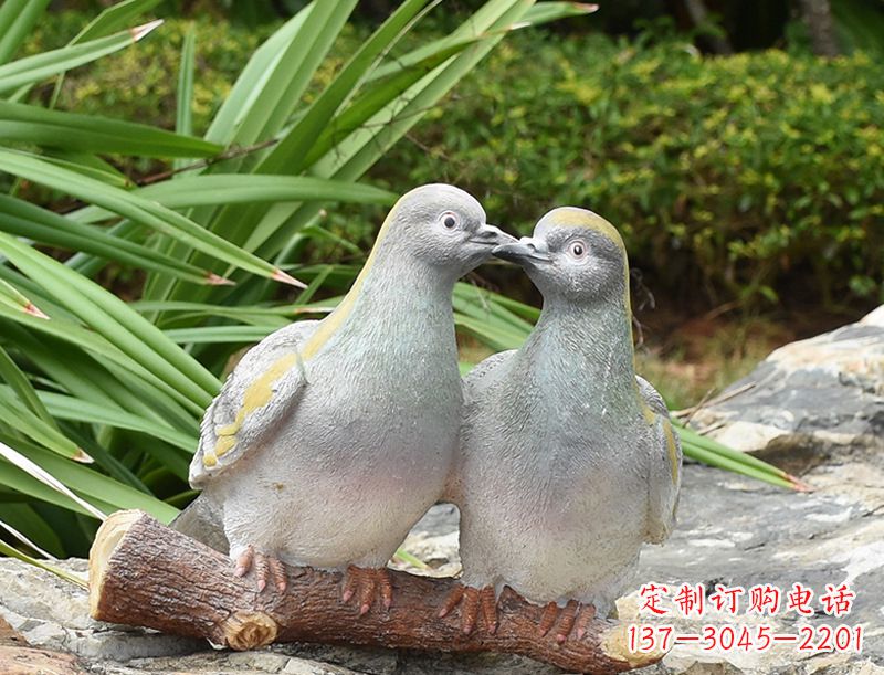 南阳南京抗战胜利纪念馆和平鸽雕塑,历久弥新