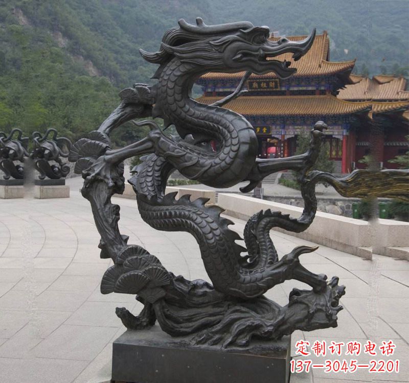 南阳超群绝伦的盘龙铜雕