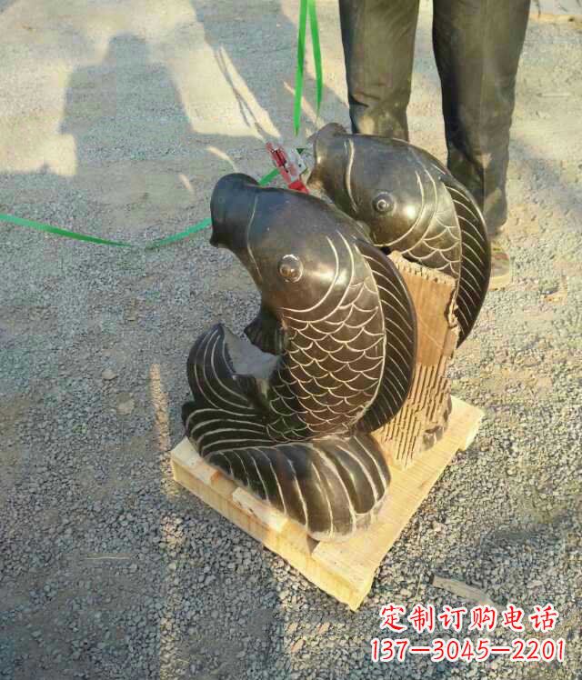 南阳喷水鱼动物铜雕
