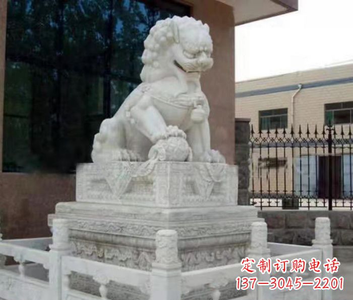 南阳宏伟雄浑的大理石狮子石雕