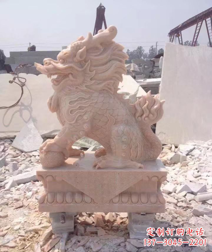南阳标题:尊贵高贵,中领雕塑定制的精致石雕麒麟