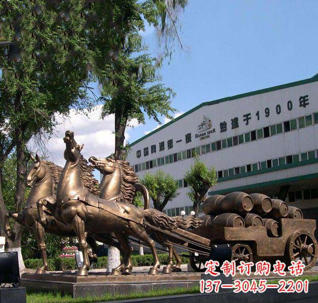 南阳追求完美,华丽马车铜雕塑