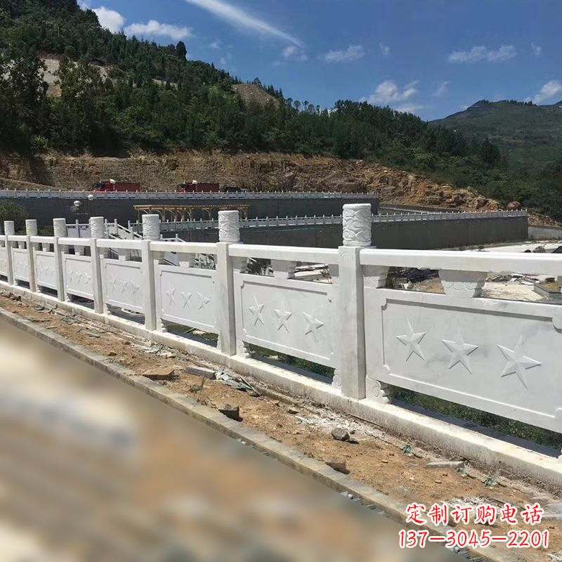 南阳青石路桥栏板护栏雕塑:艺术精美,安全可靠