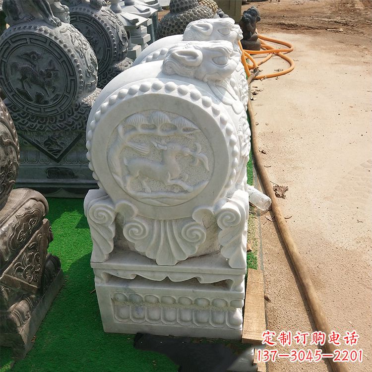 南阳青石门墩石带浮雕是由领雕塑定制制作的一款…