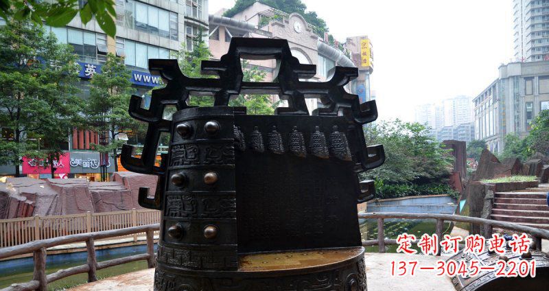 南阳青铜钟铜雕,精美外观蕴藏深厚文化内涵