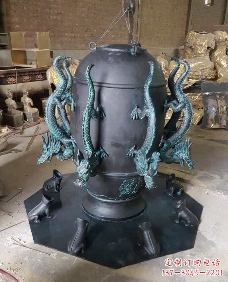 南阳青铜地动仪雕塑