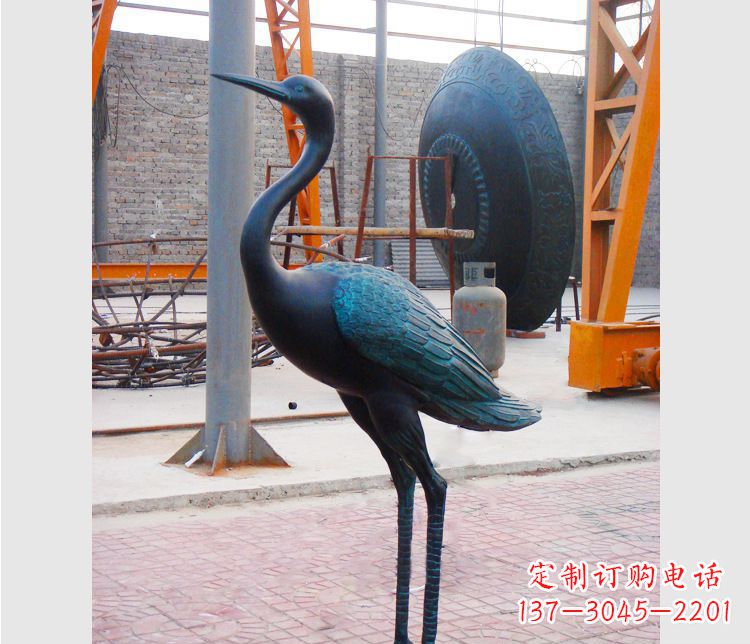 南阳青铜仙鹤雕塑:展现古典和谐之美