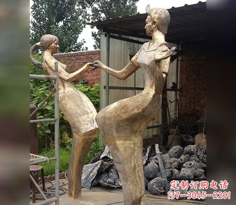 南阳专属情侣,情深伴随铜雕精美绝伦