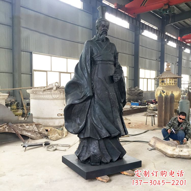 南阳体现古典韵味,屈原铜雕塑!