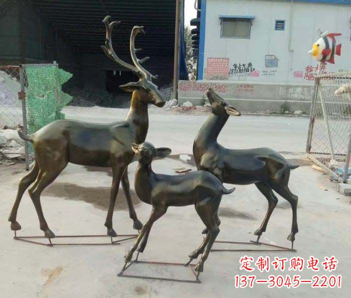 南阳群雄逐鹿,铸就精致鹿雕