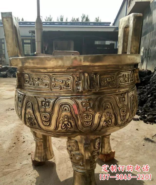南阳追求完美的三足香炉