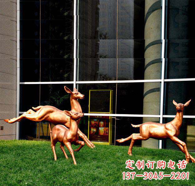 南阳商场门口跳跃的小鹿动物铜雕