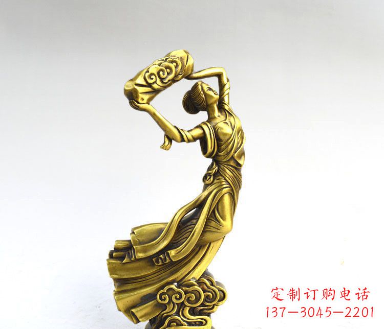 南阳传承古老神话的女娲雕塑