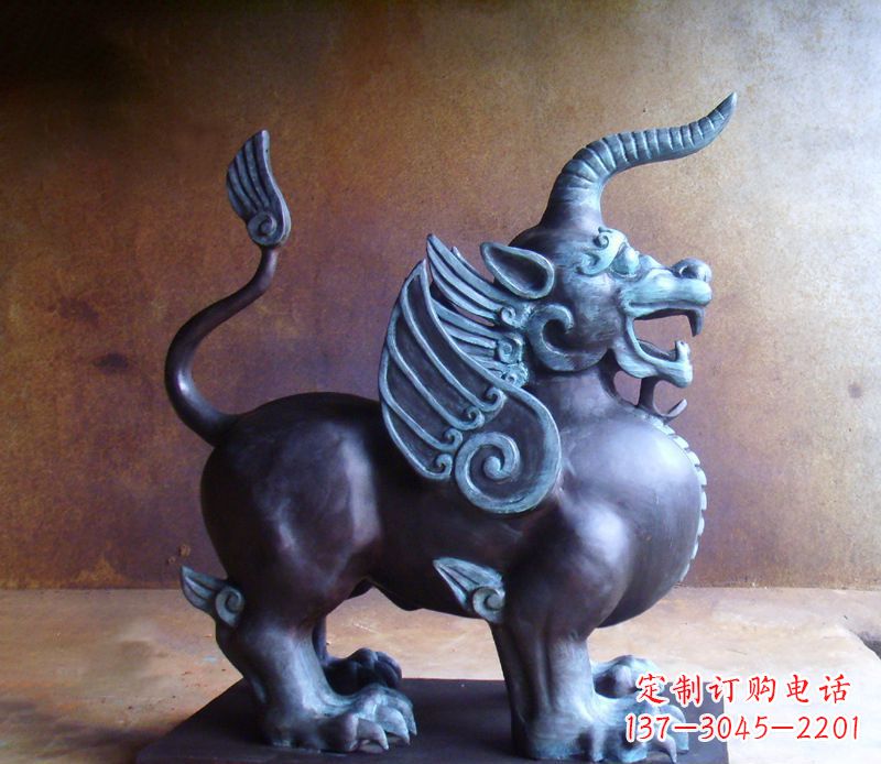 南阳传承中国神兽文化的独角兽铜雕塑