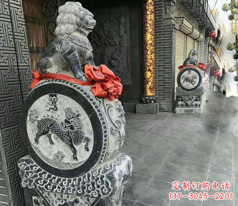 南阳狮子抱鼓石门墩雕塑,体现古典风格