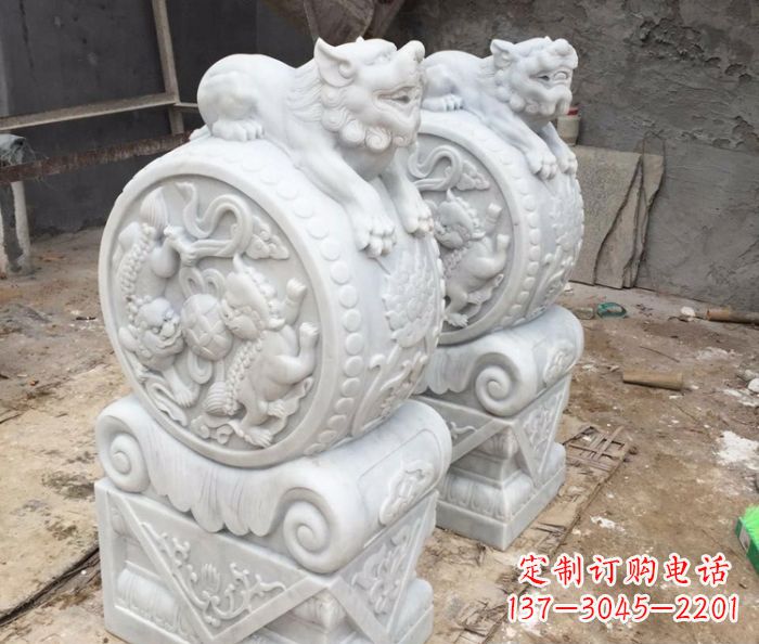 南阳中领雕塑领先制作狮子抱鼓石门墩
