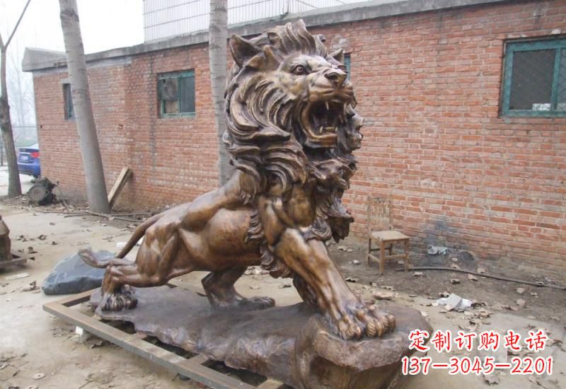 南阳高雅华贵的狮子铜雕