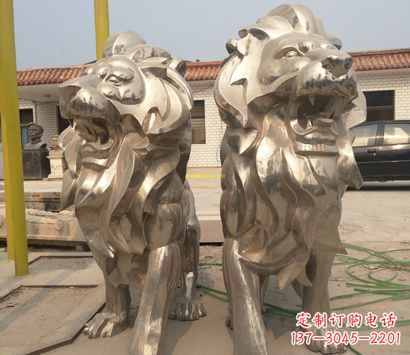 南阳象征力量与智慧的狮子雕塑