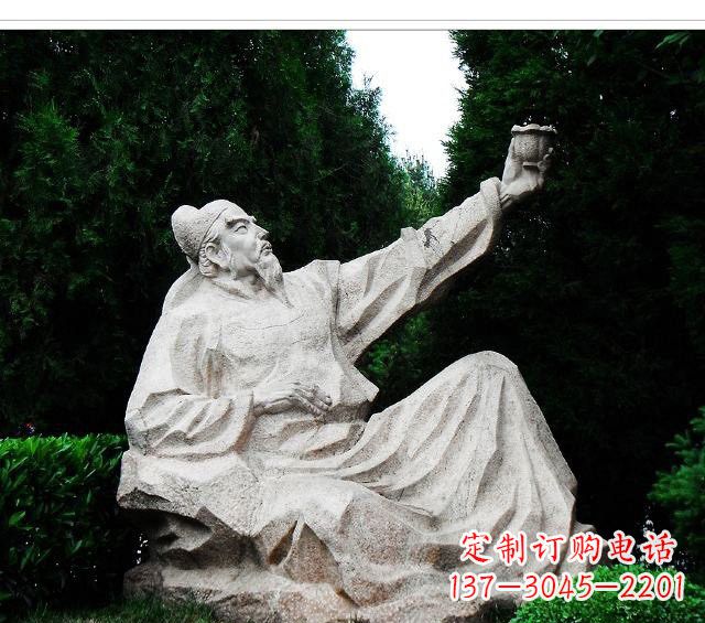 南阳百花齐放的李白雕塑