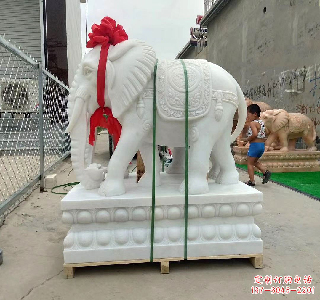 南阳中领雕塑精美玉雕大象