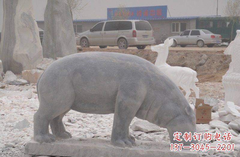 南阳中领雕塑的河马雕塑以其精致的造型和出色的…