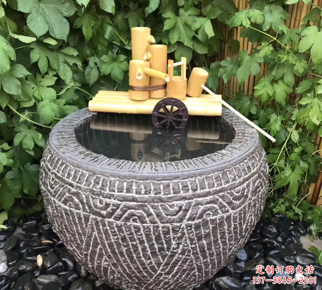 南阳异彩纷呈的水缸雕塑