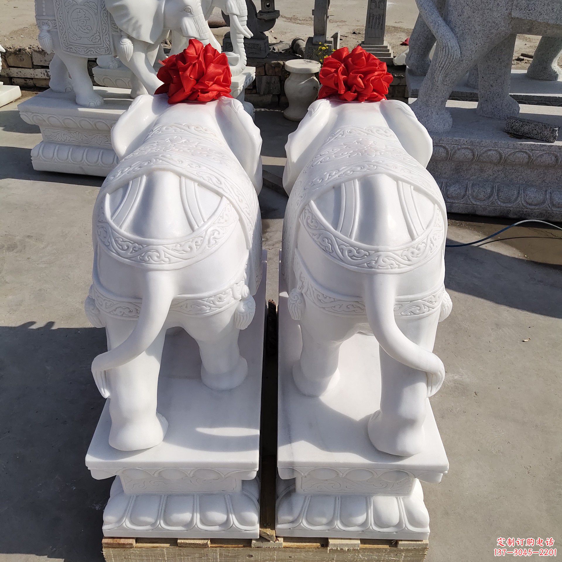 南阳精美大象雕塑天然水晶石材塑造